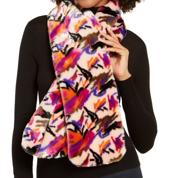 (NWT) UGG Women's Multi-Colored Fluffy SOFT Faux Fur Pull Through Scarf - Picture 9 of 9